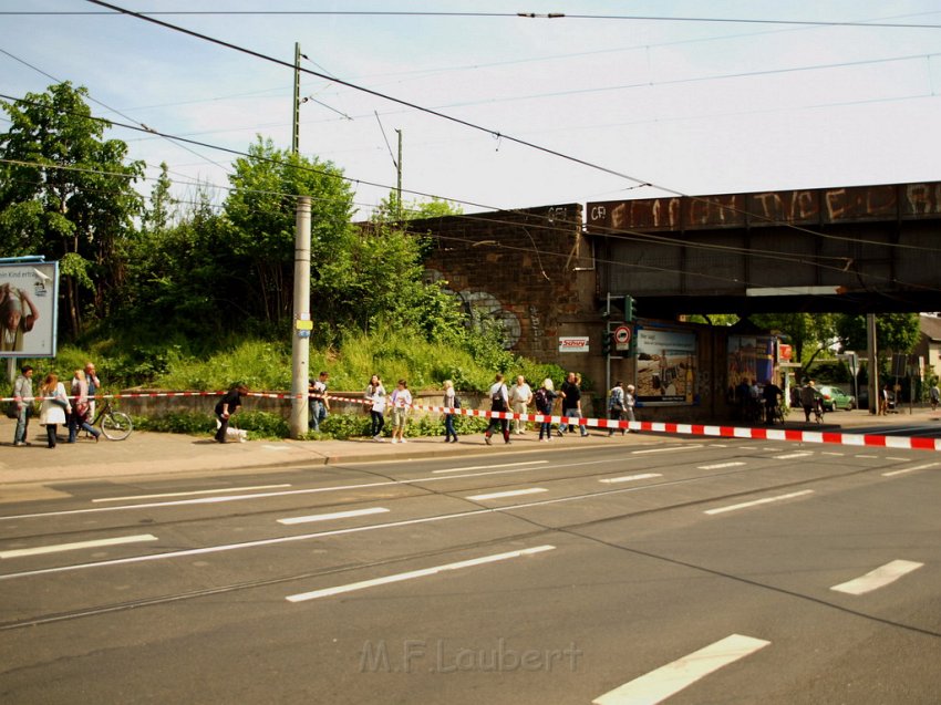 LKW riss Oberleitung ab Koeln Deutz Am Schnellert Siegburgerstr P025.JPG